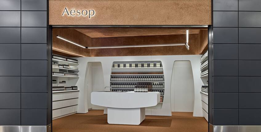 Erleben Sie die Fragrance Armoires