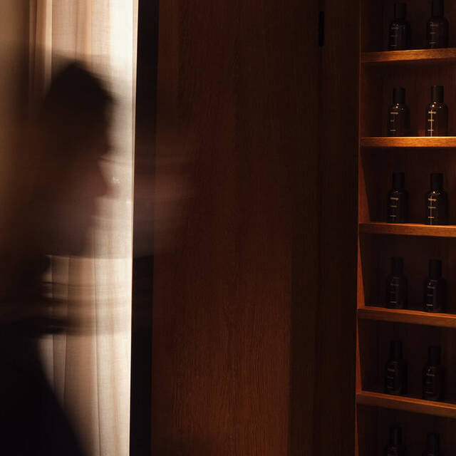 Der Fragrance Armoire